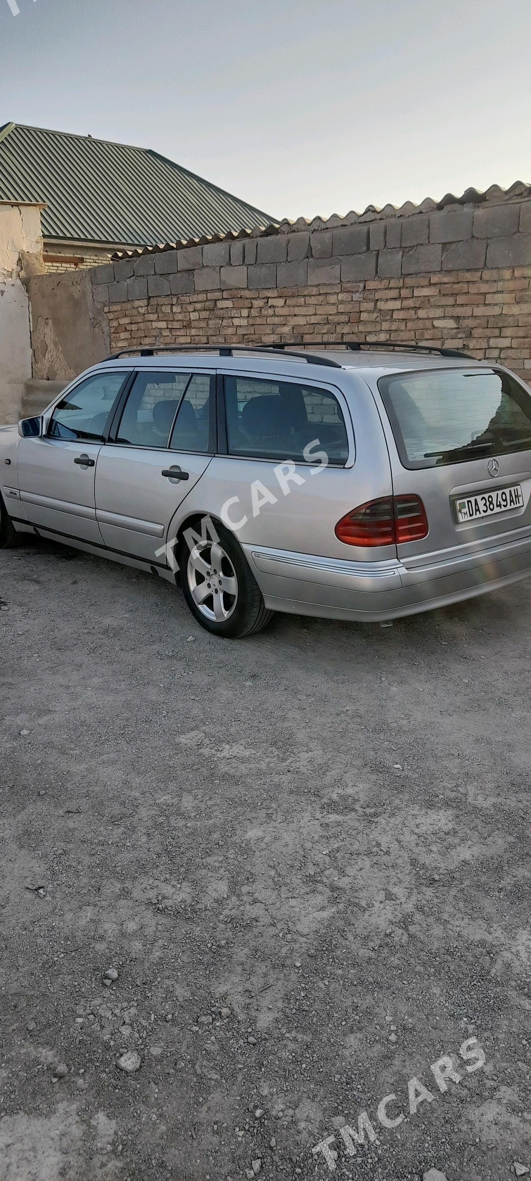 Mercedes-Benz E320 1999 - 90 000 TMT - Бабадайхан - img 4