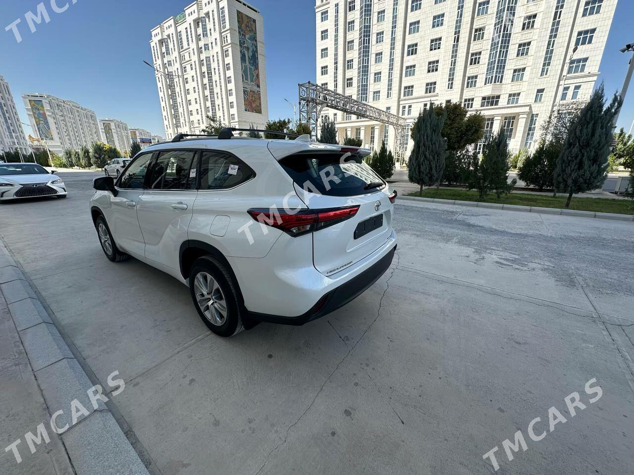 Toyota Highlander 2022 - 700 000 TMT - Aşgabat - img 4