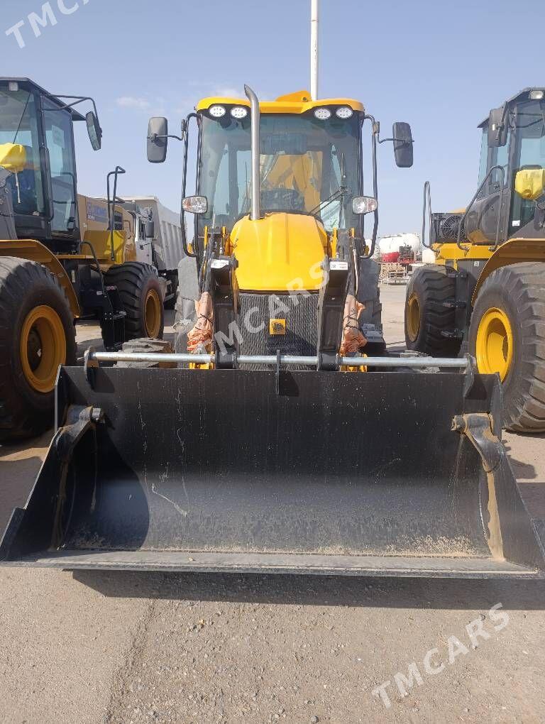 JCB 3CX Compact 2025 - 2 067 000 TMT - 11 мкр - img 4