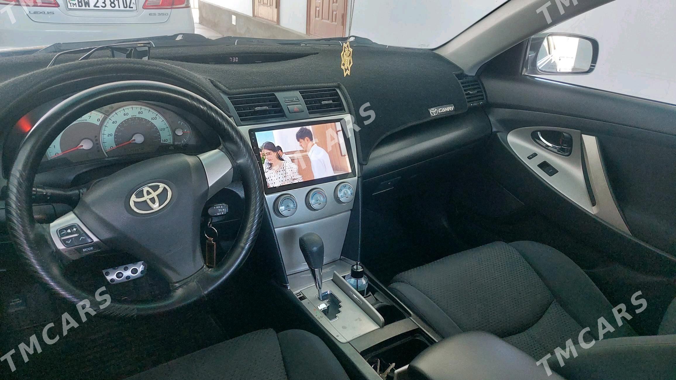 Toyota Camry 2010 - 190 000 TMT - Дашогуз - img 4