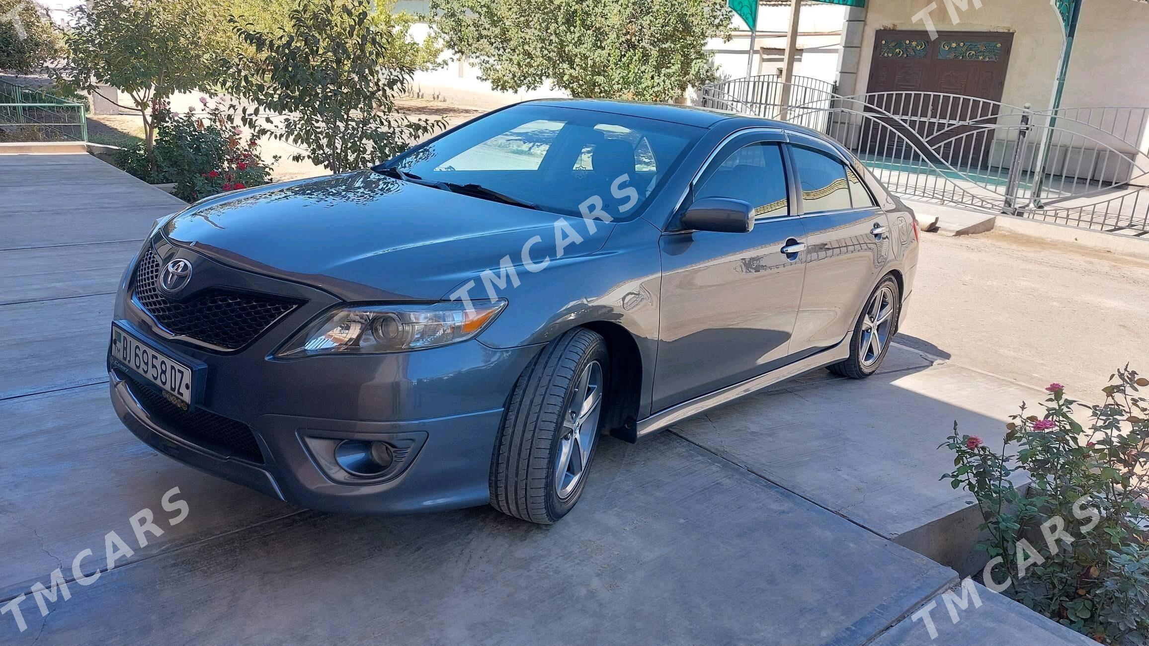 Toyota Camry 2010 - 190 000 TMT - Дашогуз - img 3