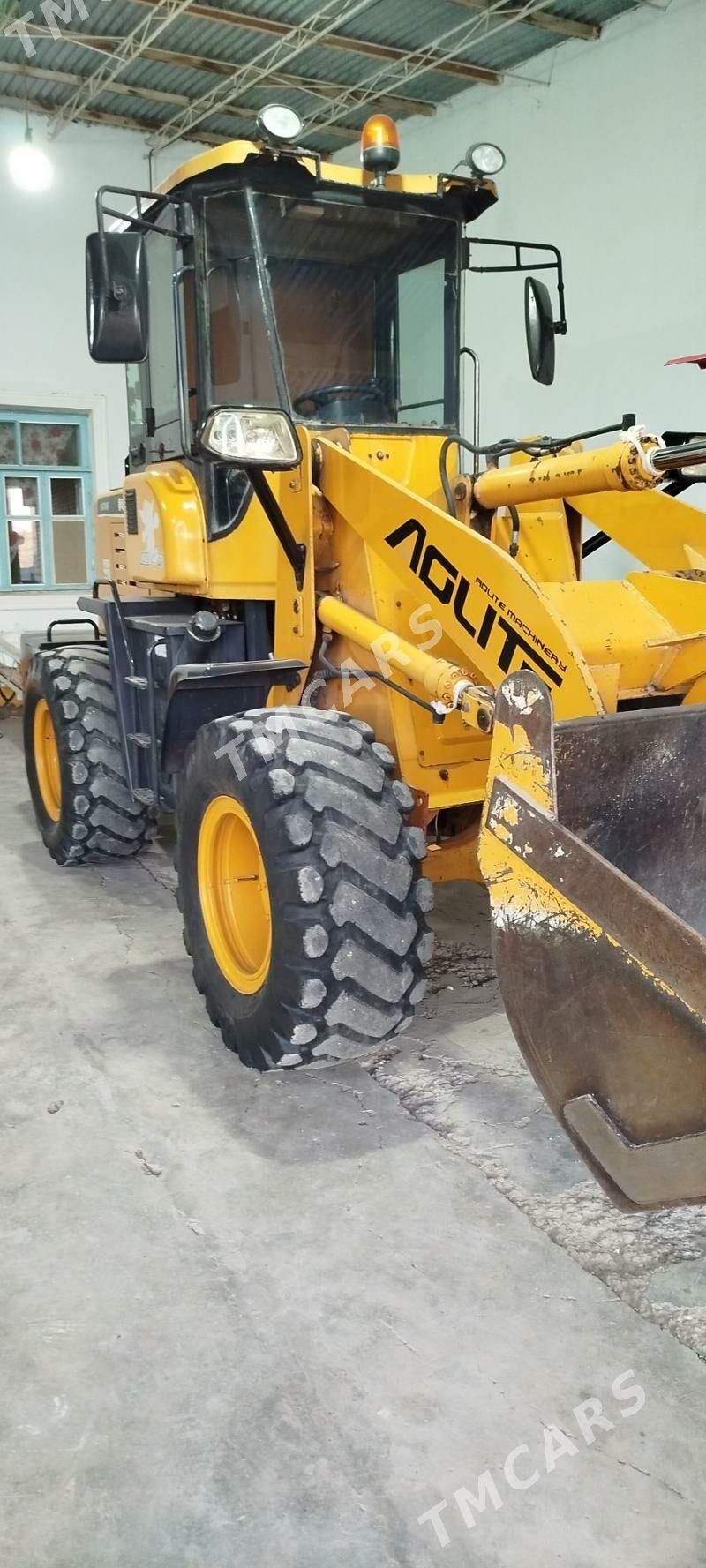 XCMG LW300F 2014 - 260 000 TMT - Çärjew - img 1