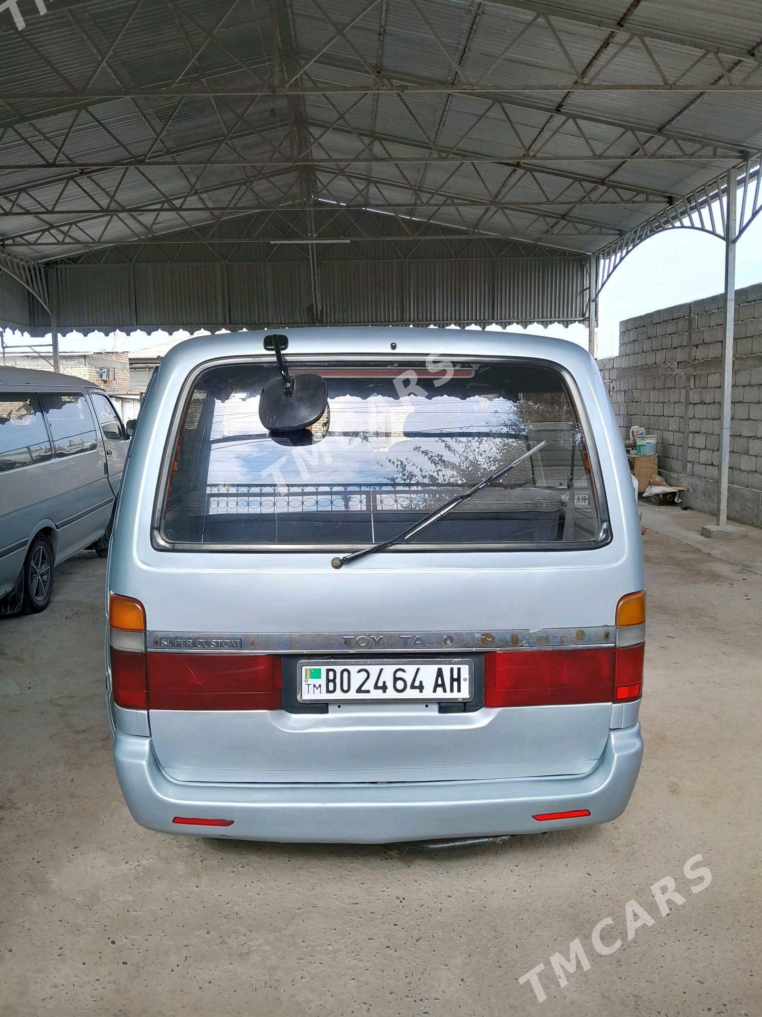 Toyota Hiace 1992 - 67 000 TMT - Теджен - img 1