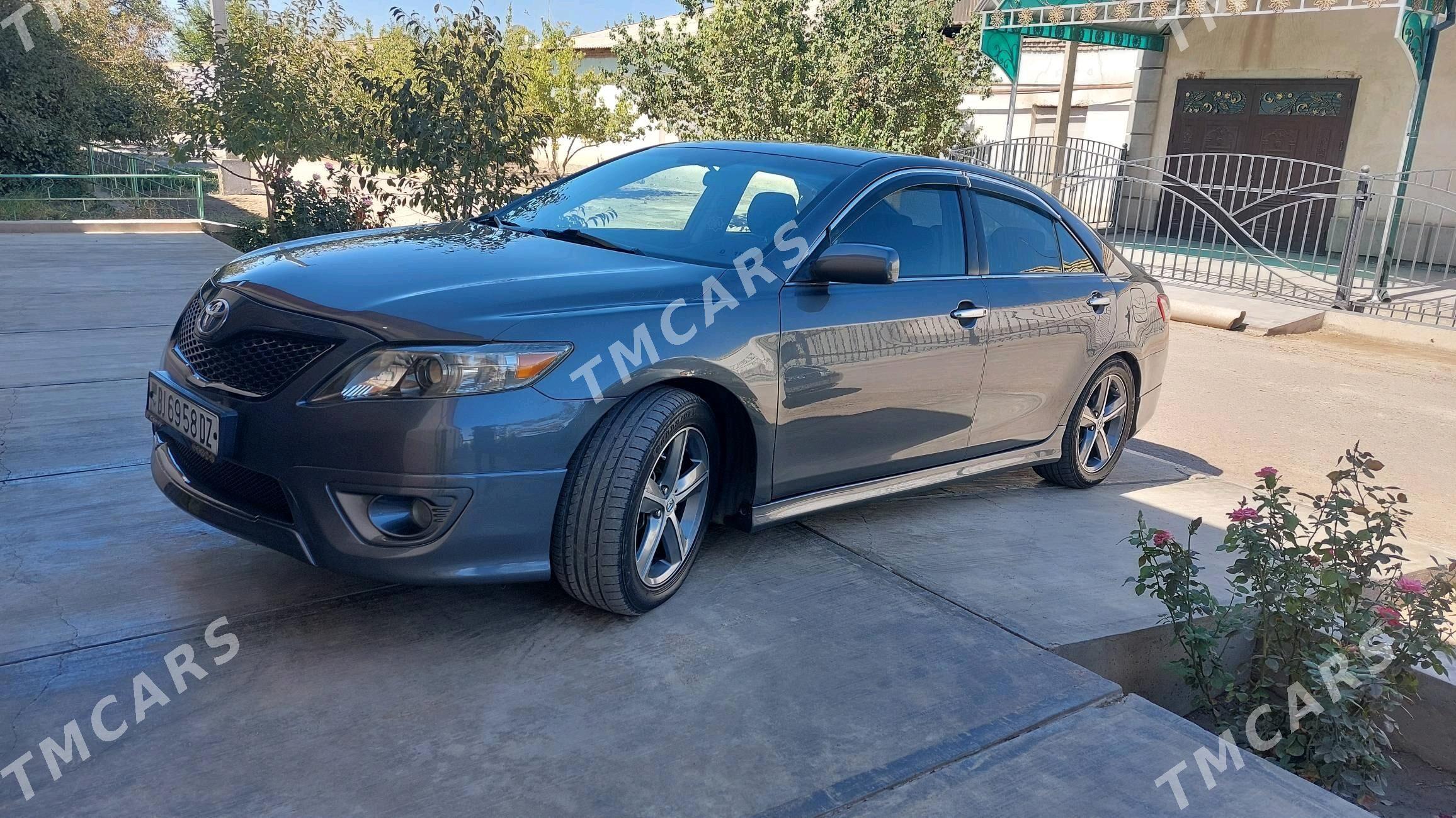 Toyota Camry 2010 - 190 000 TMT - Дашогуз - img 5