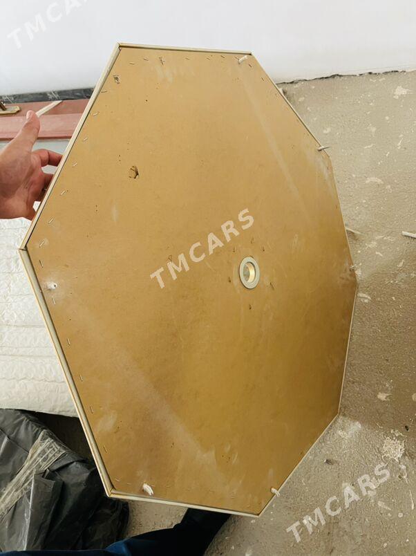 Lyustran arkasyna goyulyan. - Aşgabat - img 1