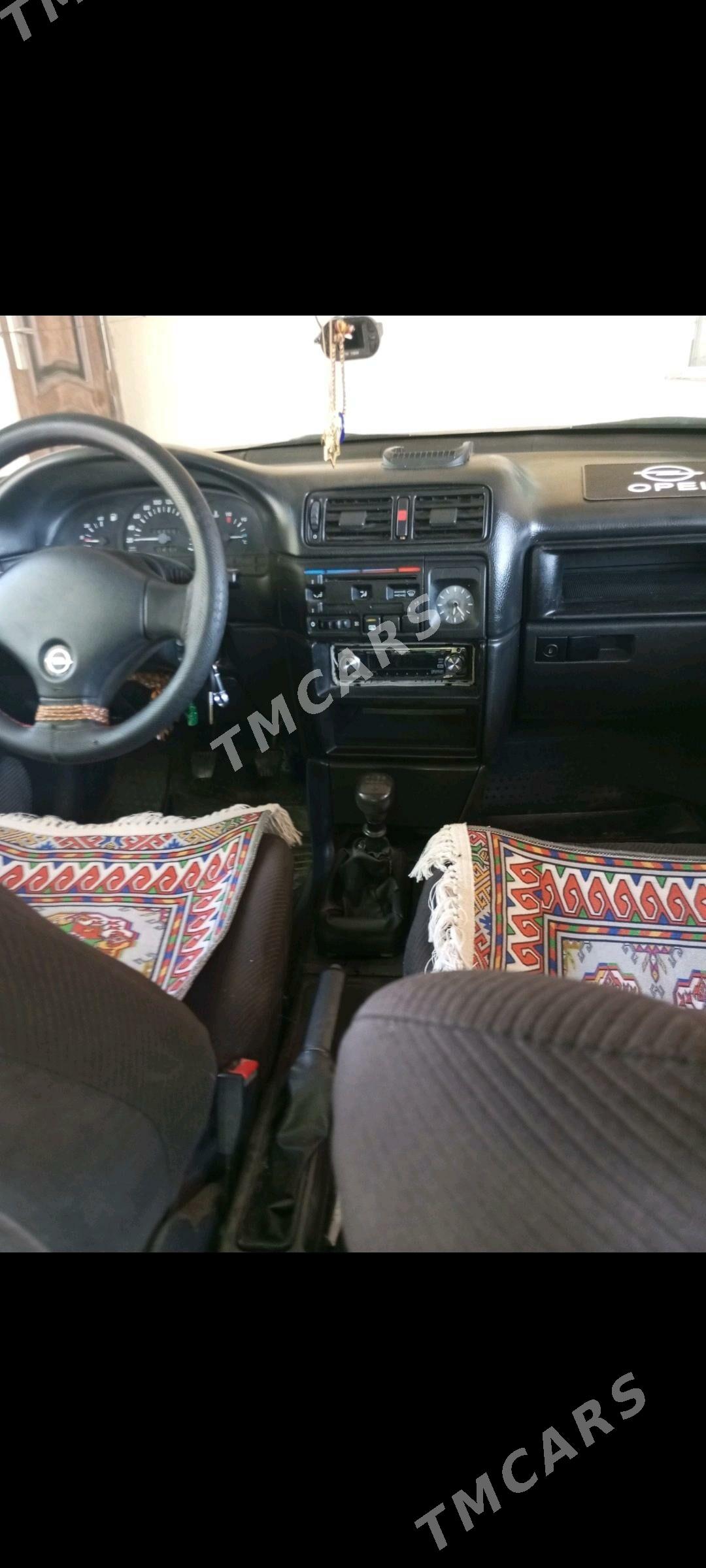 Opel Vectra 1992 - 36 000 TMT - Болдумсаз - img 2