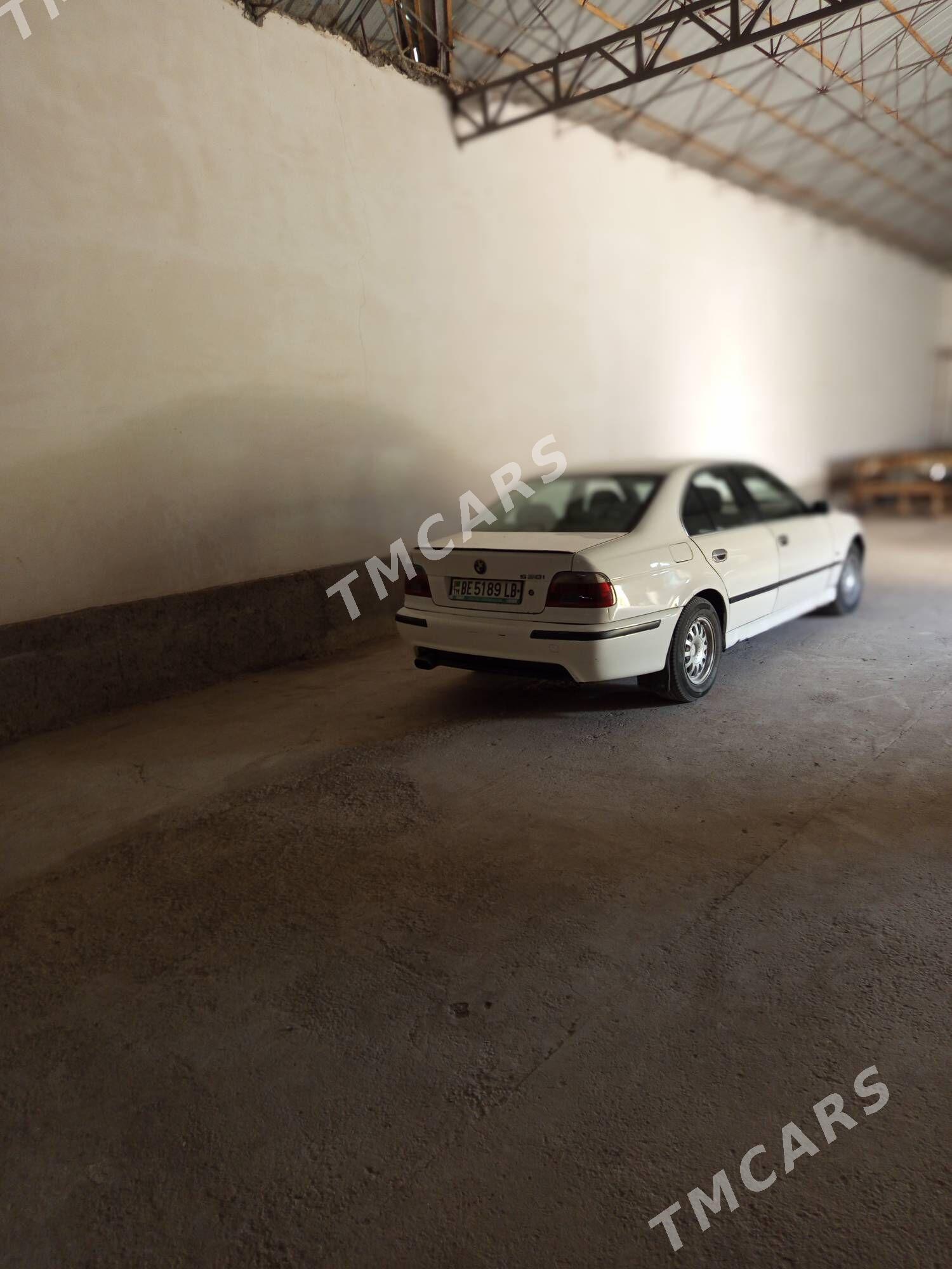 BMW E39 2001 - 110 000 TMT - Türkmenabat - img 5