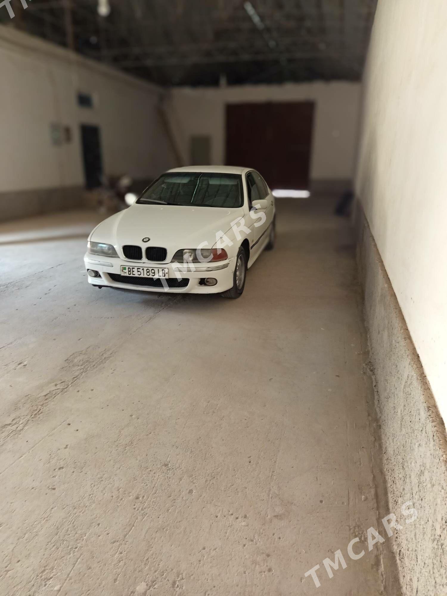 BMW E39 2001 - 110 000 TMT - Türkmenabat - img 4