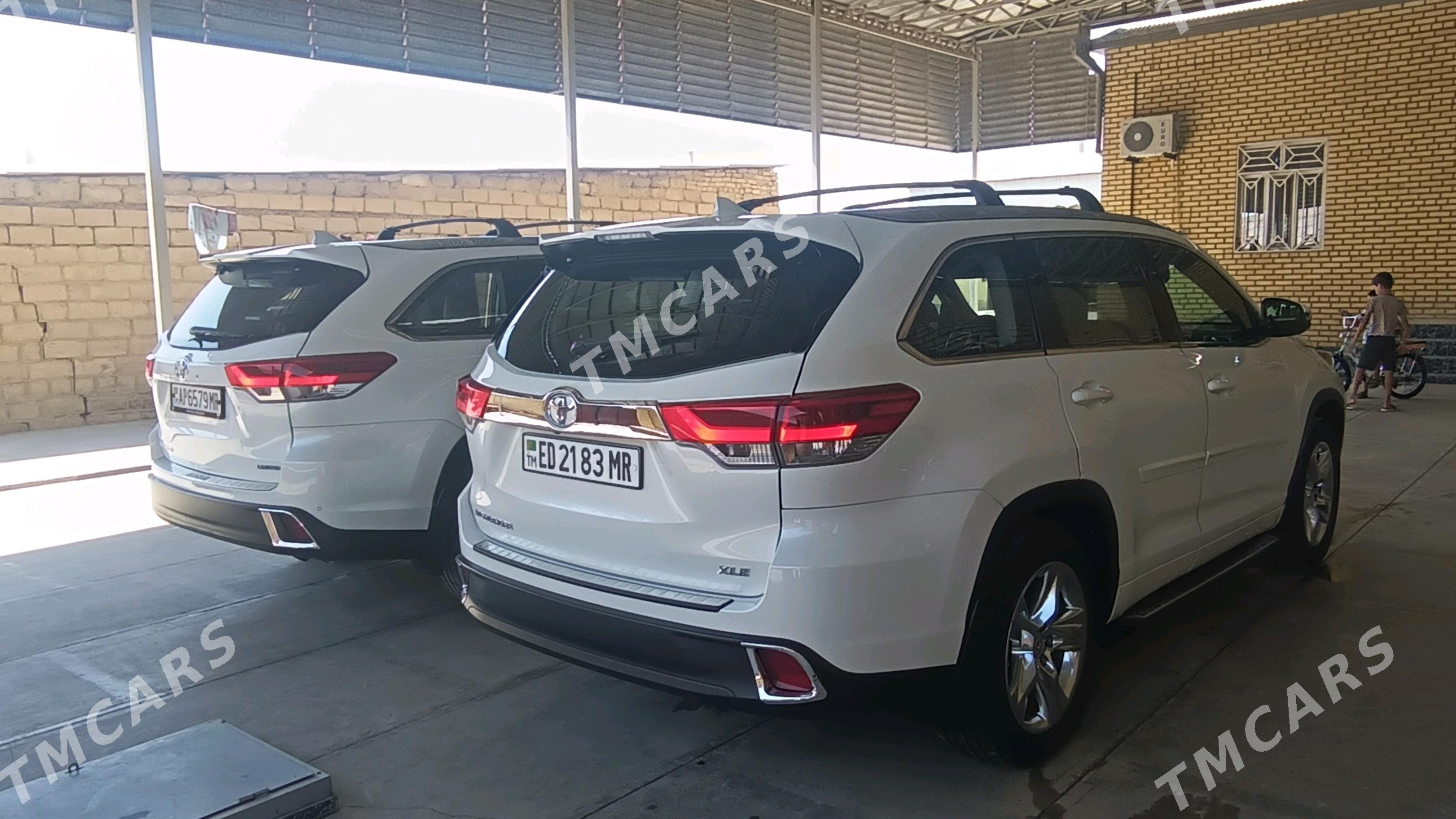Toyota Highlander 2018 - 460 000 TMT - Мары - img 2