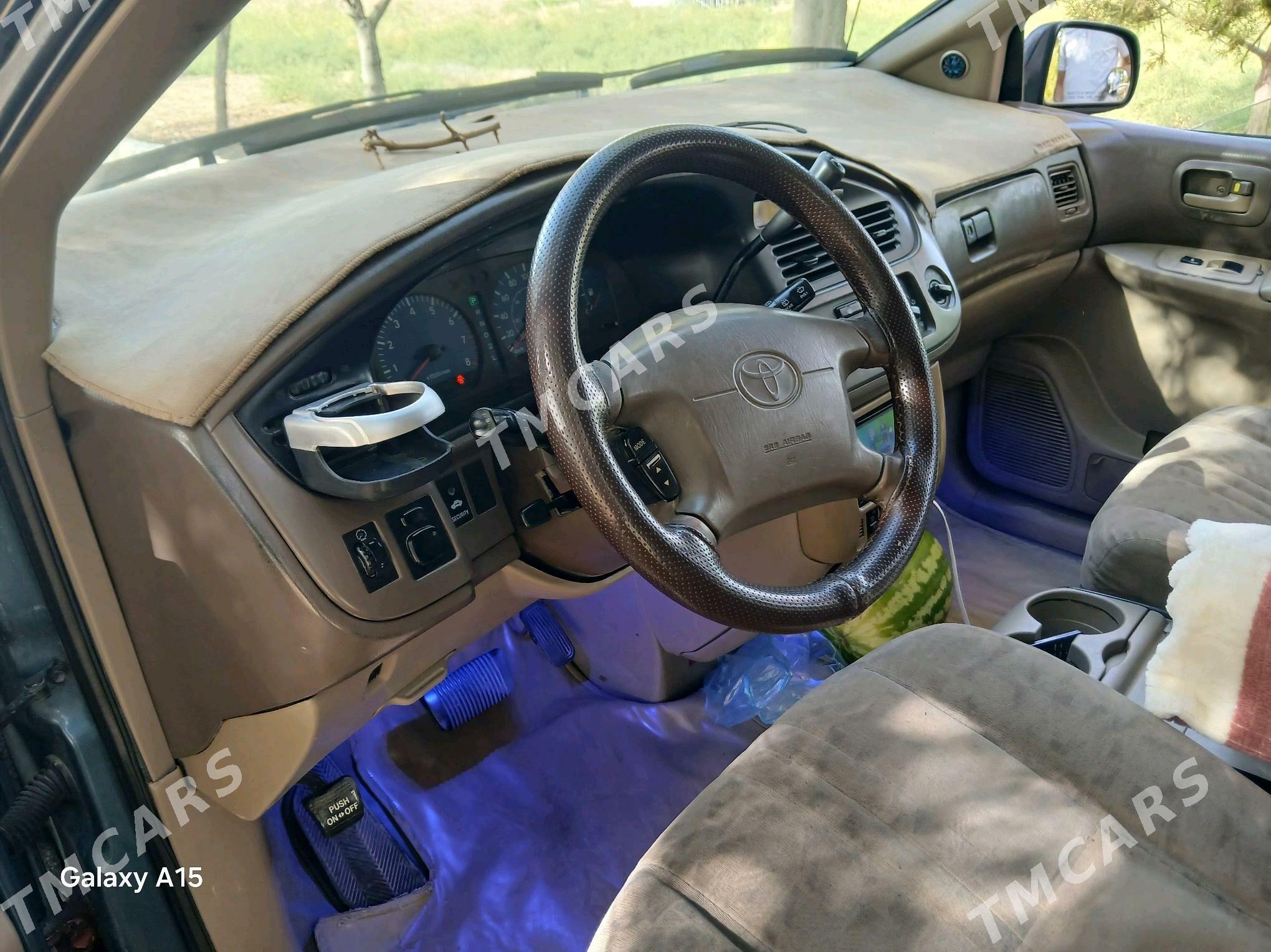 Toyota Sienna 2001 - 150 000 TMT - Мары - img 6