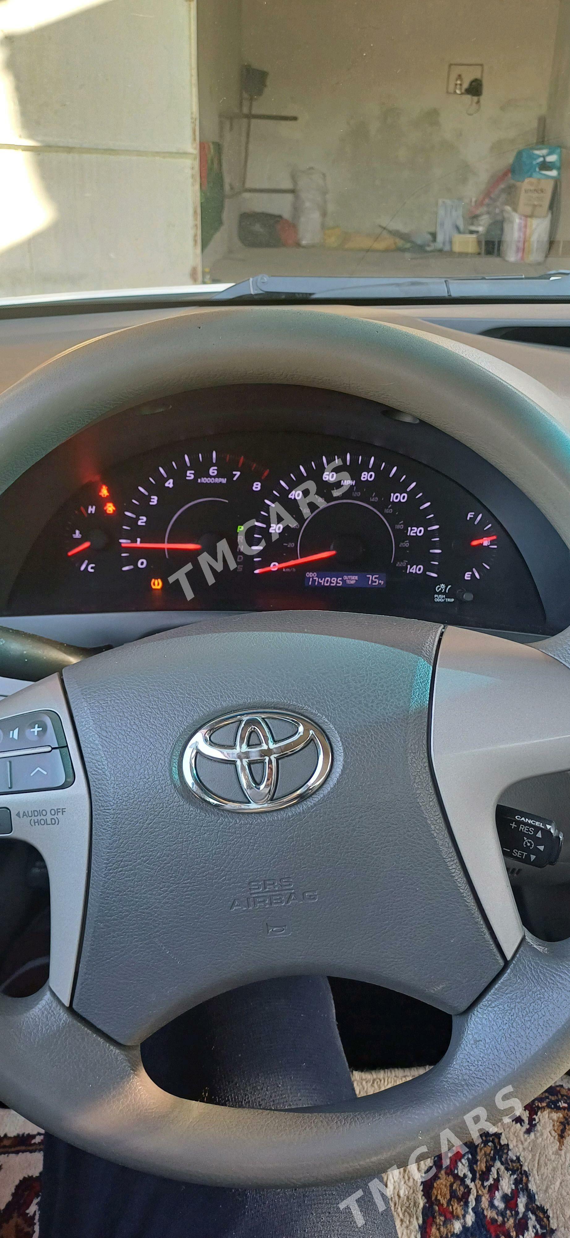 Toyota Camry 2010 - 230 000 TMT - Дашогуз - img 2
