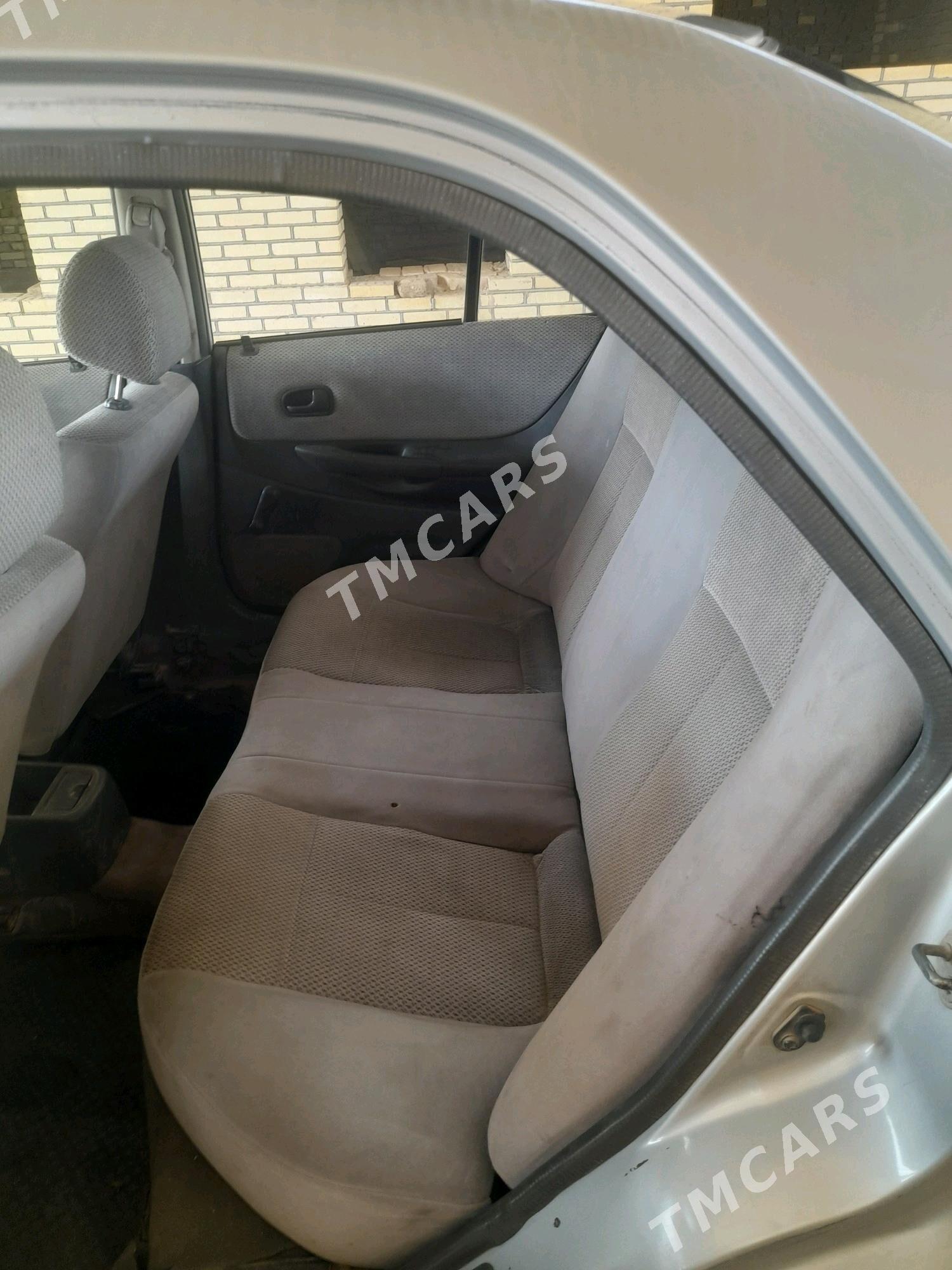 Mazda 323 2000 - 40 000 TMT - Мургап - img 6