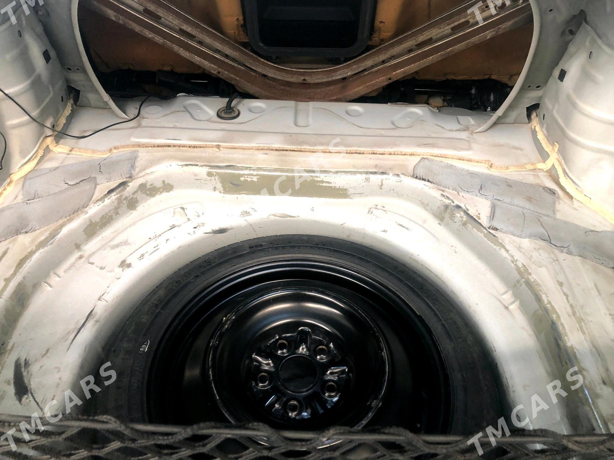 Toyota Camry 2010 - 185 000 TMT - Мары - img 4