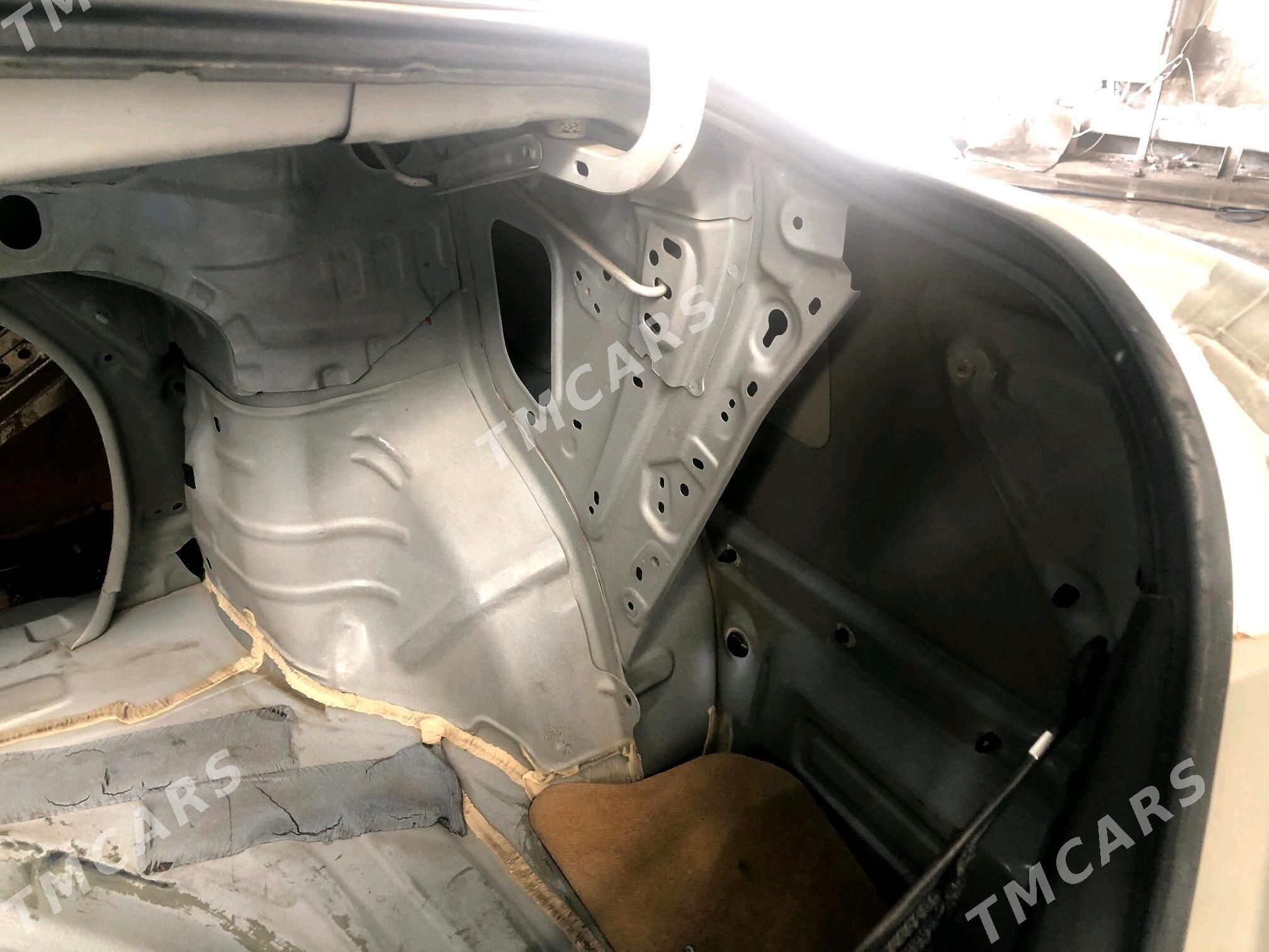 Toyota Camry 2010 - 185 000 TMT - Мары - img 3