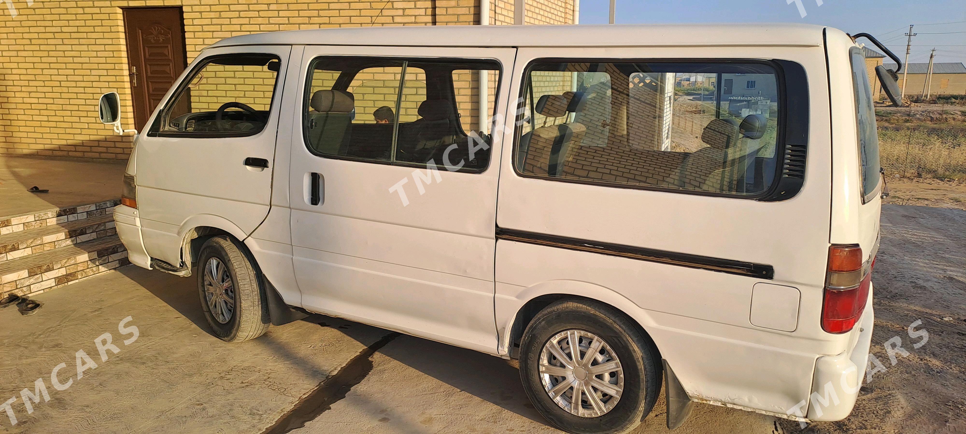 Toyota Hiace 1991 - 56 000 TMT - Мары - img 2