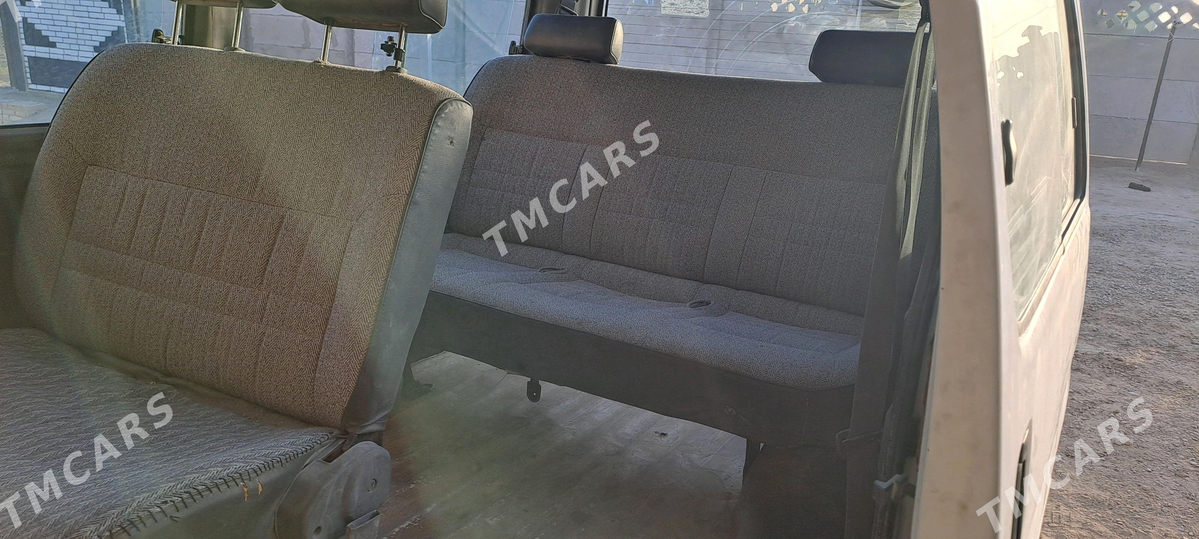 Toyota Hiace 1991 - 56 000 TMT - Мары - img 5