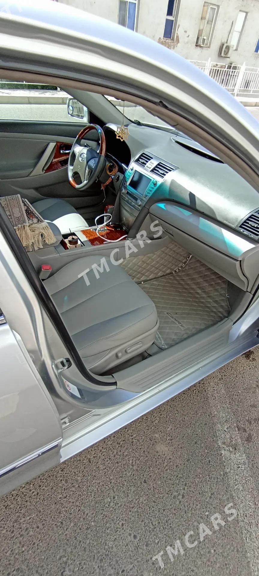 Toyota Camry 2010 - 240 000 TMT - Мары - img 3