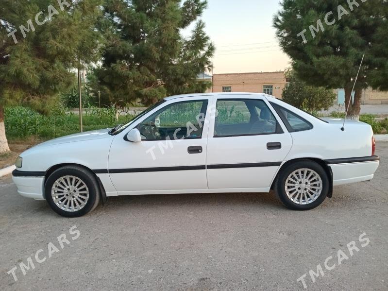 Opel Vectra 1993 - 40 000 TMT - Фарап - img 4