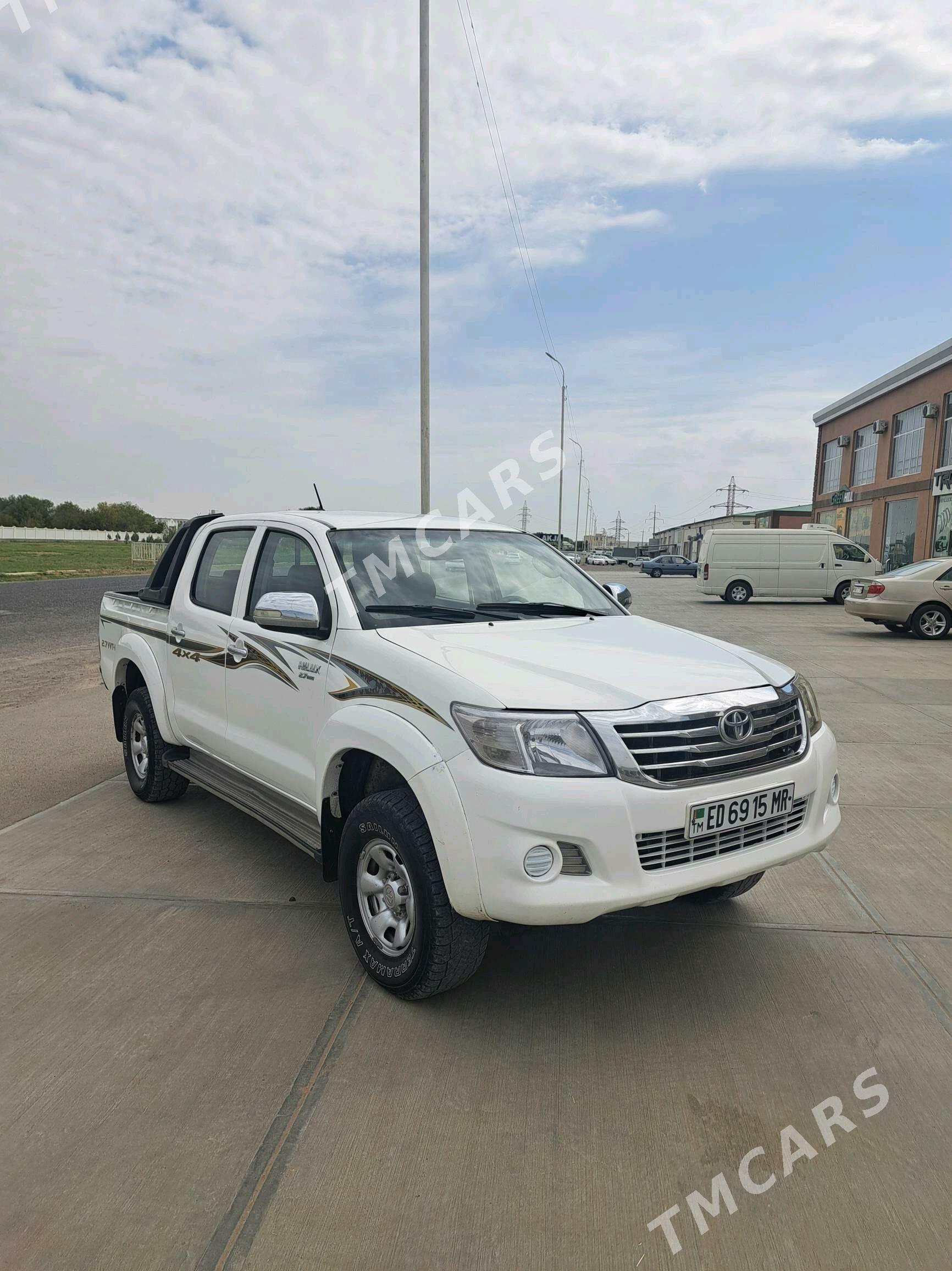 Toyota Hilux 2013 - 320 000 TMT - Мары - img 7