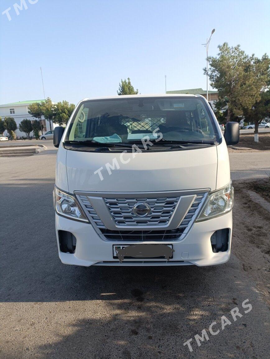 Nissan Urvan 2020 - 365 000 TMT - Дарганата - img 2