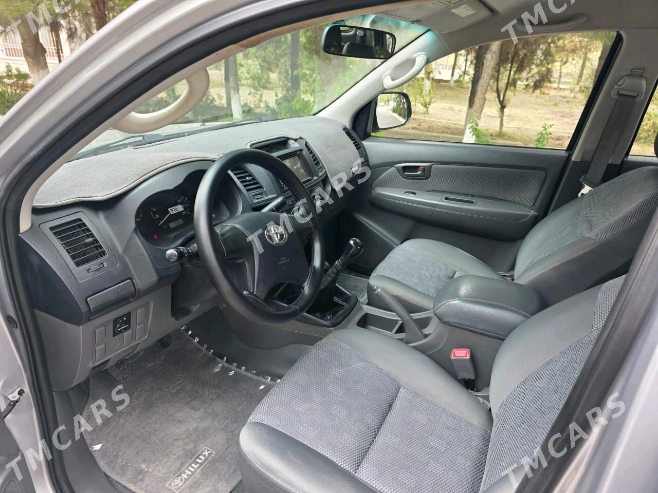 Toyota Hilux 2015 - 420 000 TMT - Mary - img 8