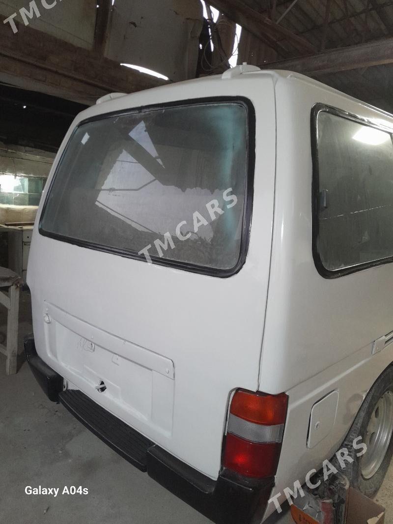 Toyota Hiace 1995 - 60 000 TMT - Теджен - img 2