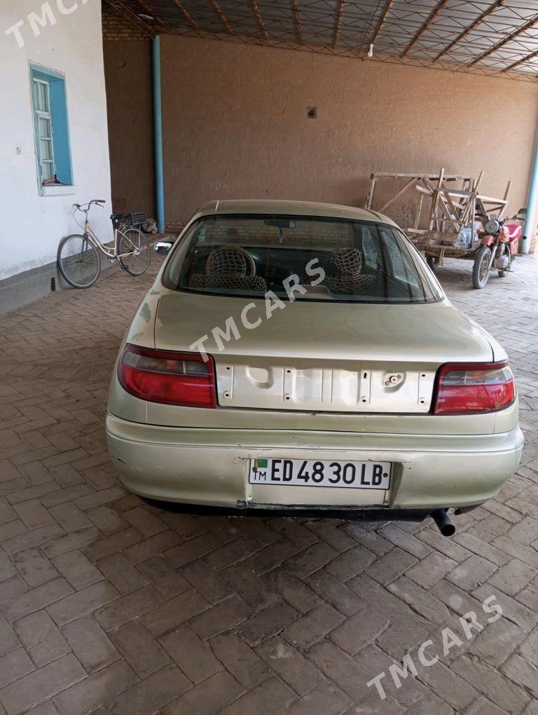 Toyota Carina 1995 - 33 000 TMT - Halaç - img 4