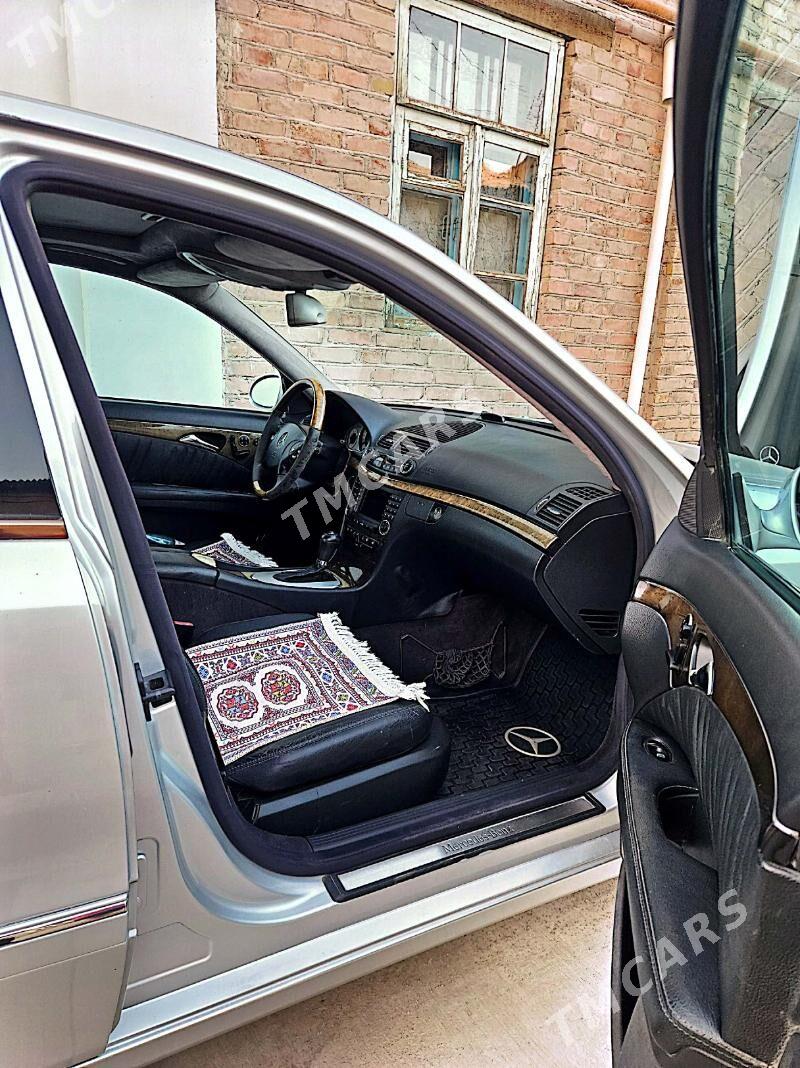 Mercedes-Benz E320 2003 - 150 000 TMT - Дашогуз - img 2