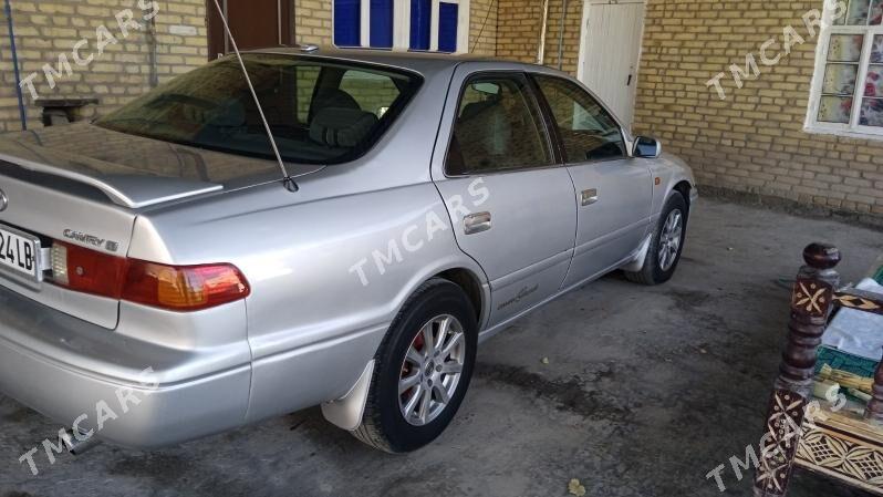 Toyota Camry 2001 - 140 000 TMT - Саят - img 6