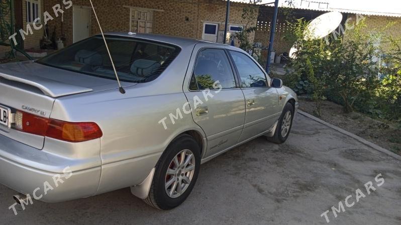 Toyota Camry 2001 - 140 000 TMT - Саят - img 4