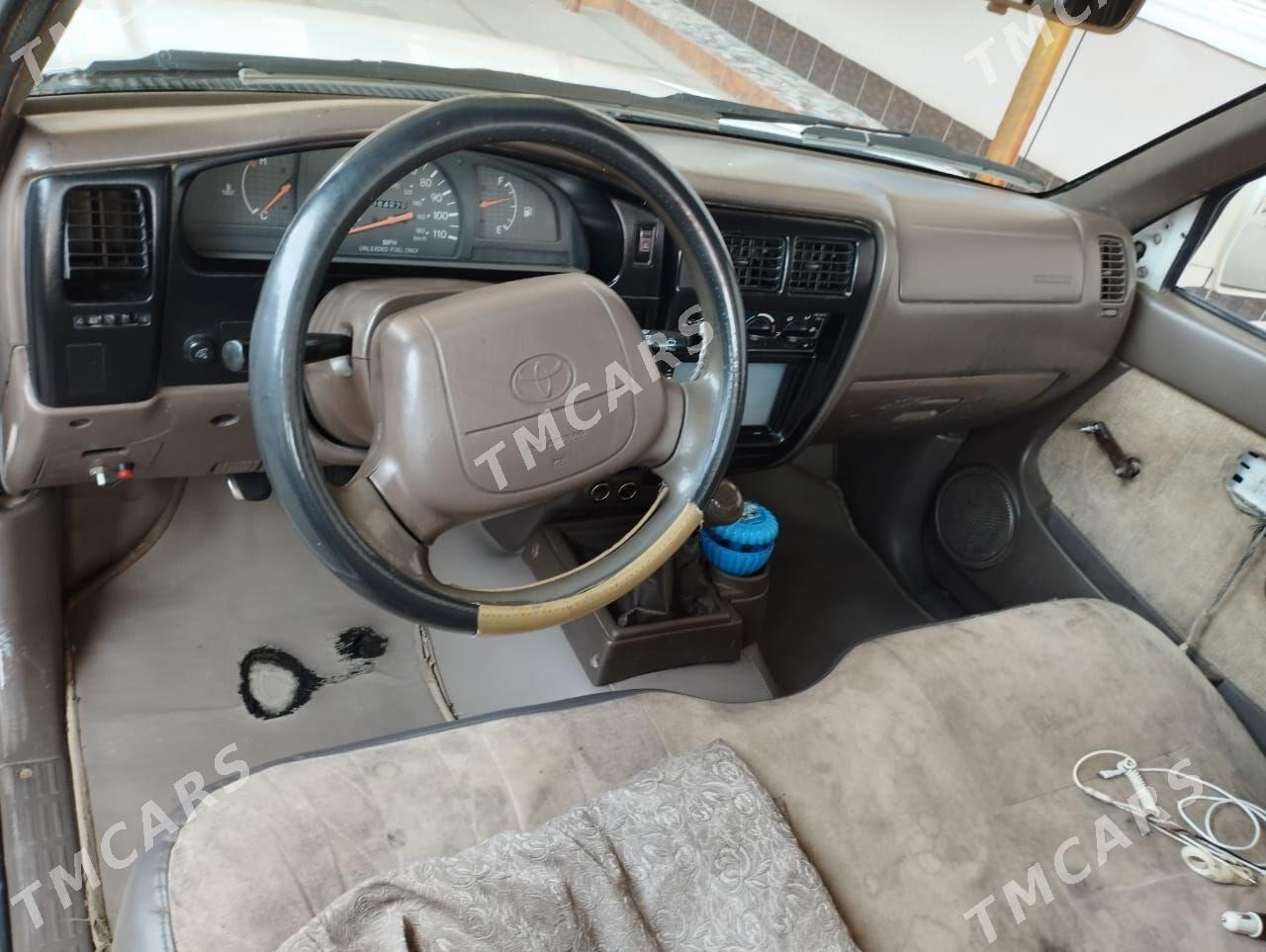 Toyota Tacoma 2000 - 70 000 TMT - Туркменбаши - img 3