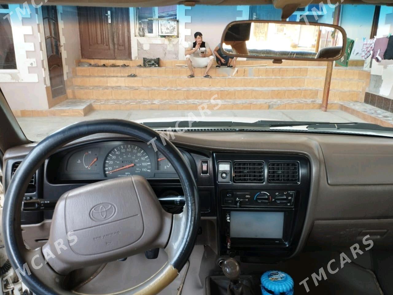 Toyota Tacoma 2000 - 70 000 TMT - Туркменбаши - img 6
