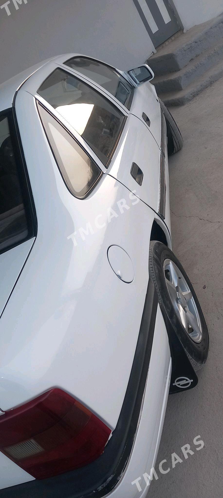 Opel Vectra 1990 - 37 000 TMT - Кака - img 7