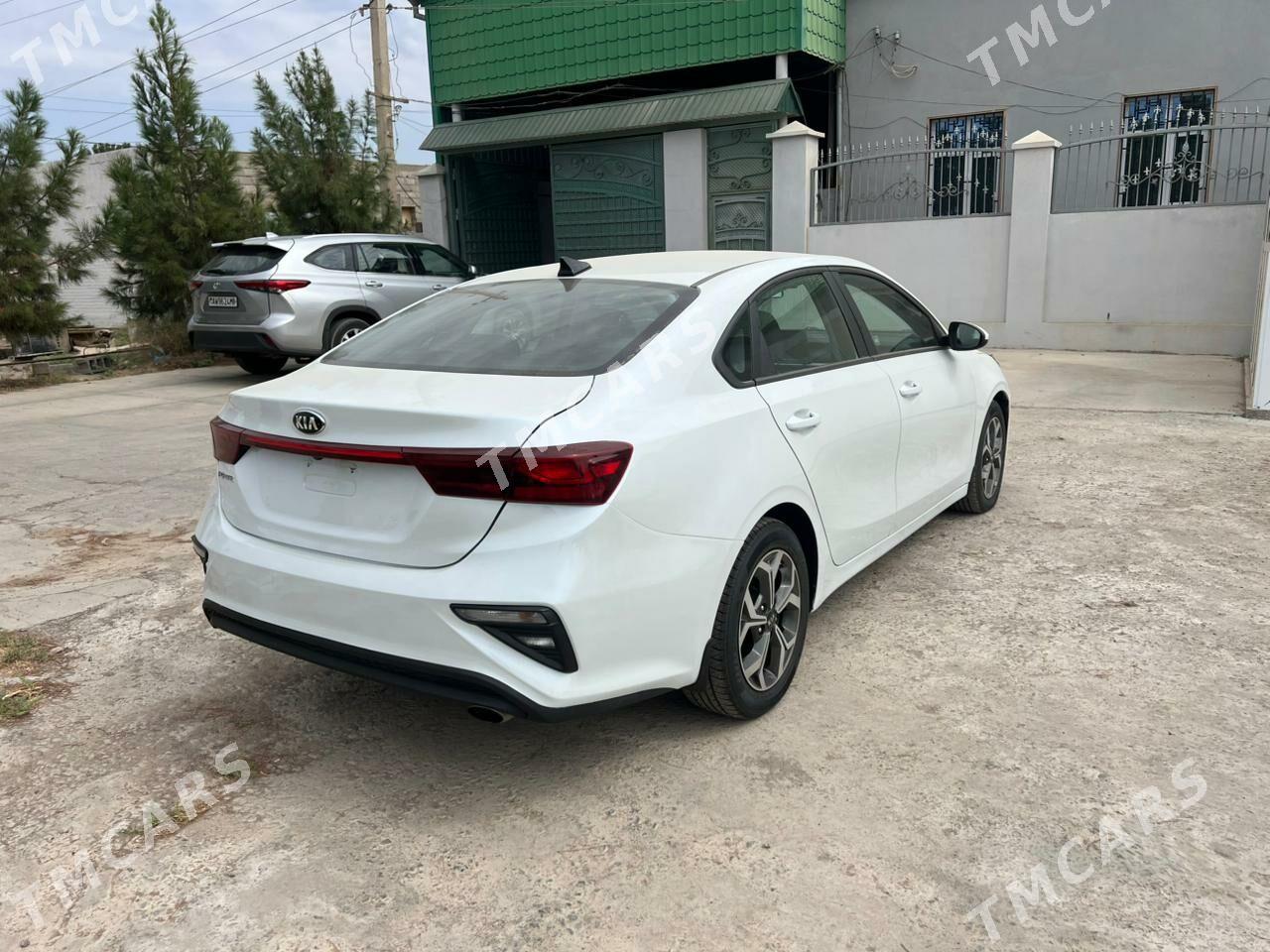 Kia Forte 2021 - 200 000 TMT - Мары - img 3