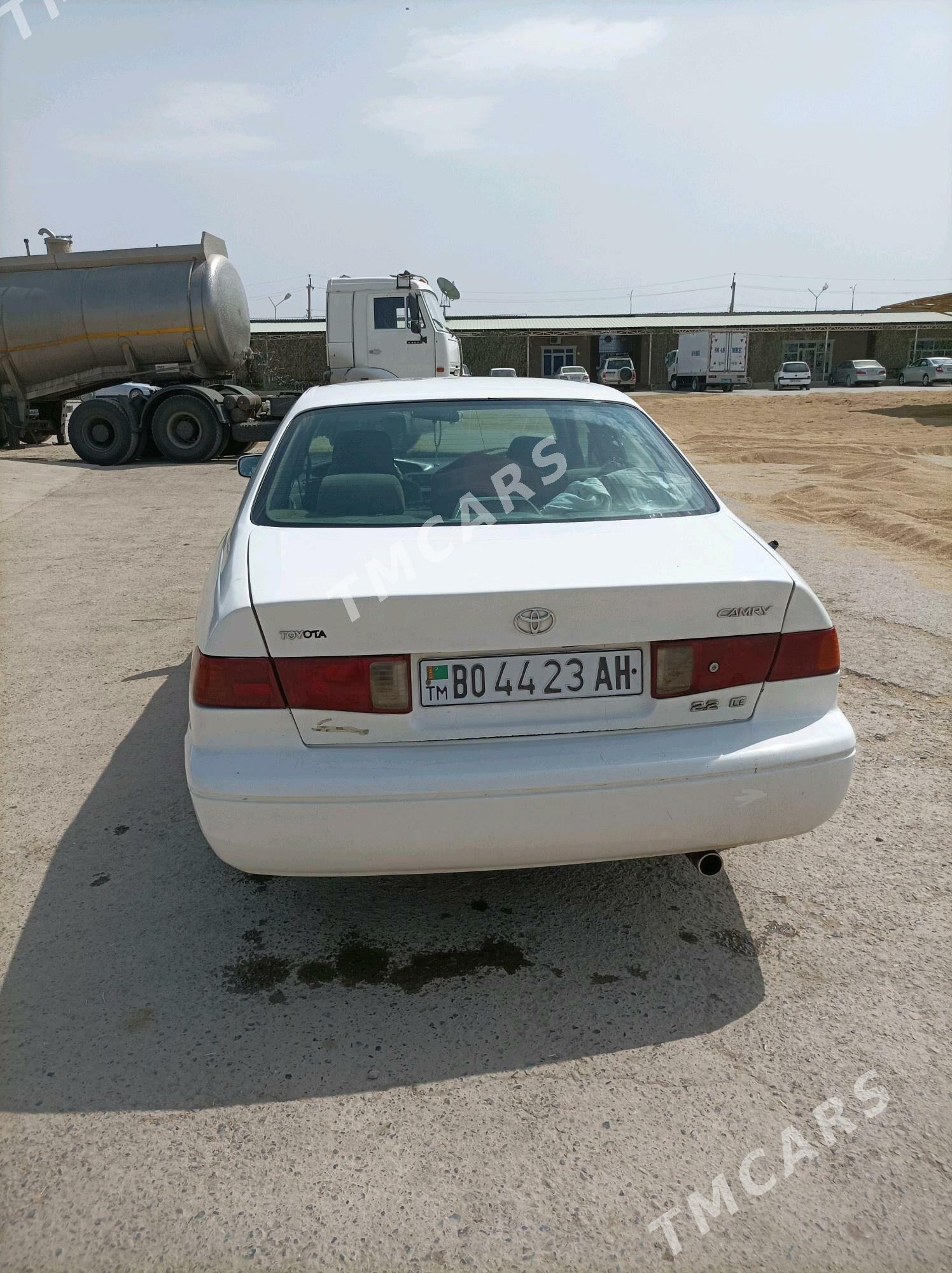 Toyota Camry 2000 - 110 000 TMT - Ашхабад - img 2