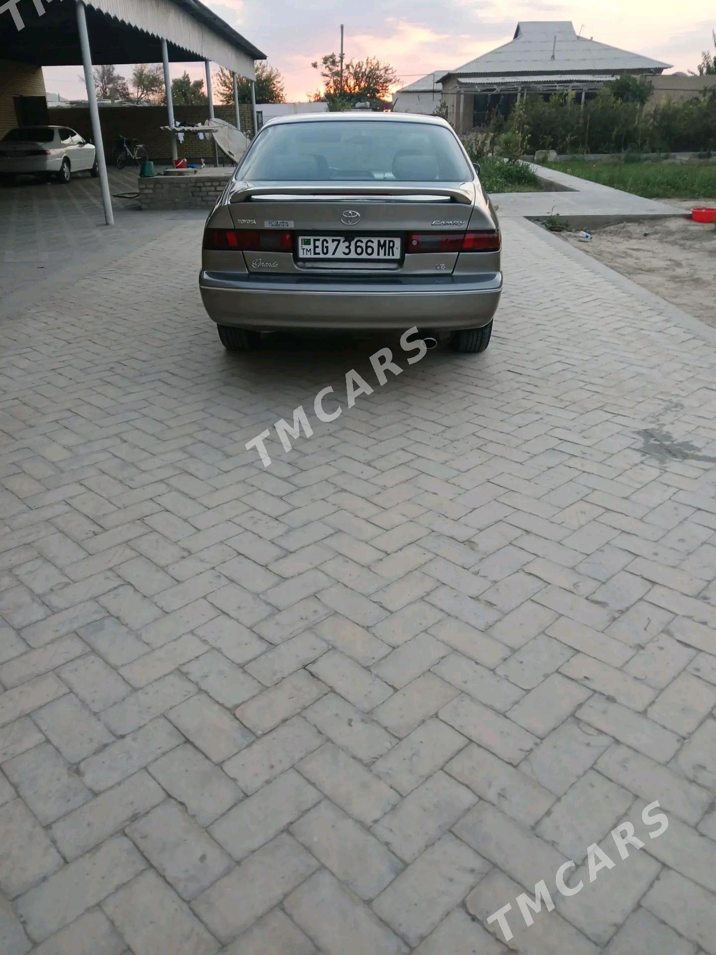 Toyota Camry 1999 - 120 000 TMT - Байрамали - img 2