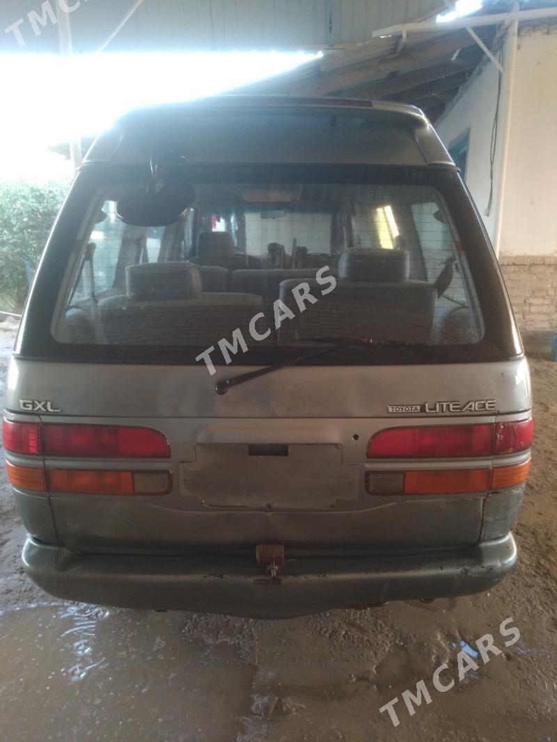 Toyota Hiace 1993 - 25 000 TMT - Ёлётен - img 2