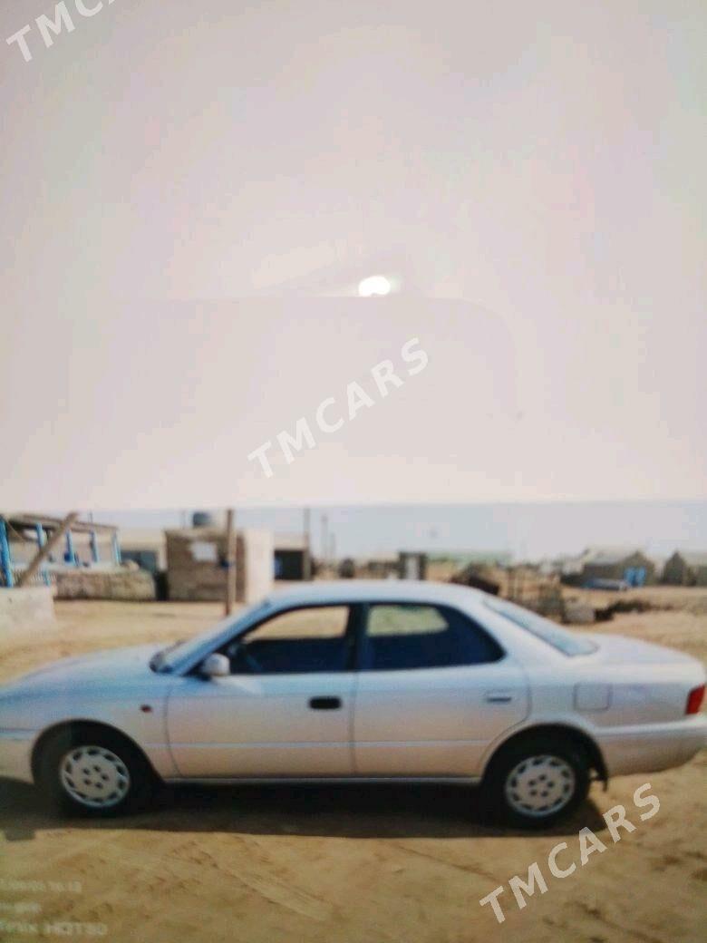Toyota Camry 1994 - 80 000 TMT - Balkanabat - img 4