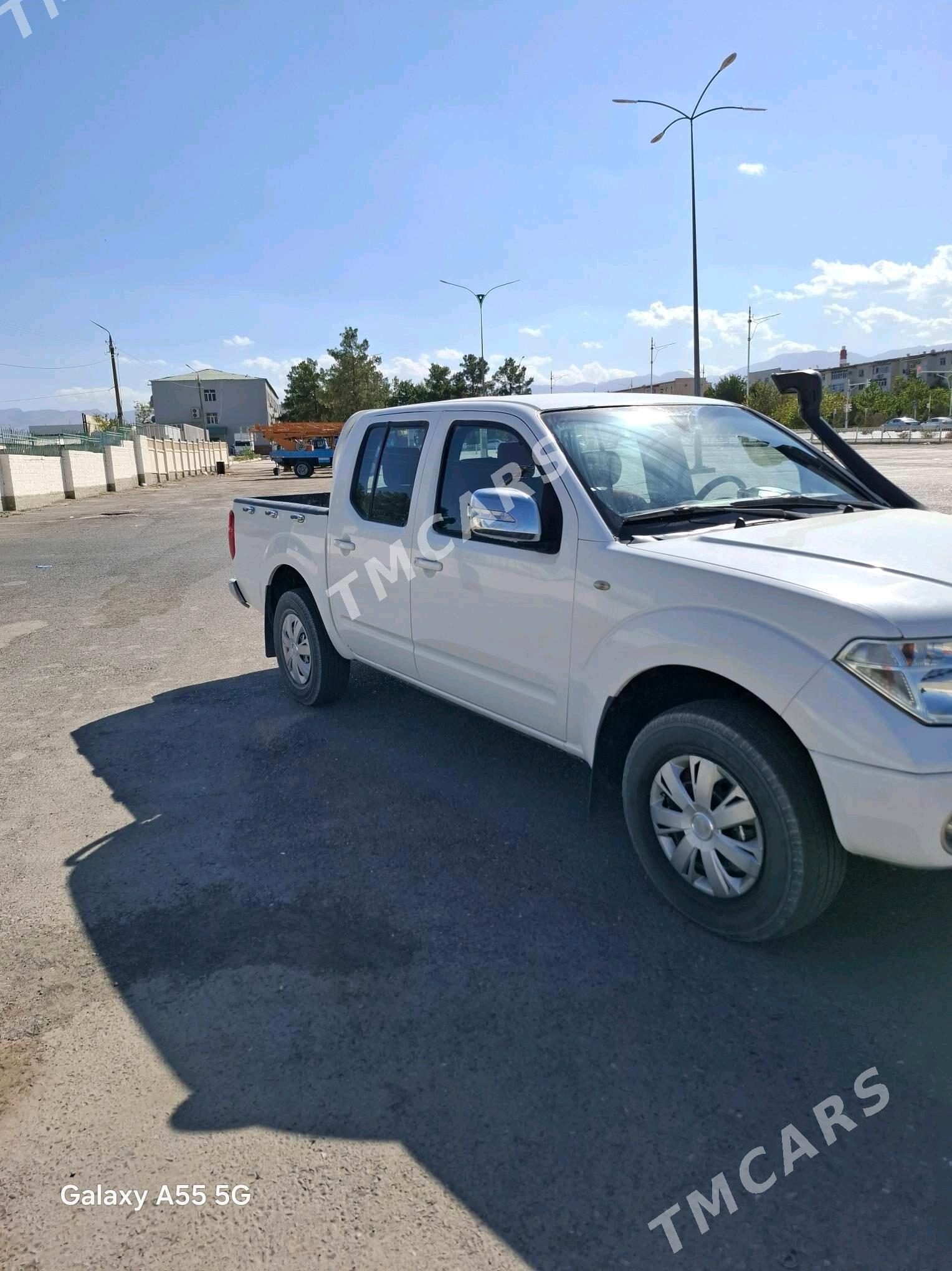 Nissan Navara 2014 - 160 000 TMT - Aşgabat - img 4