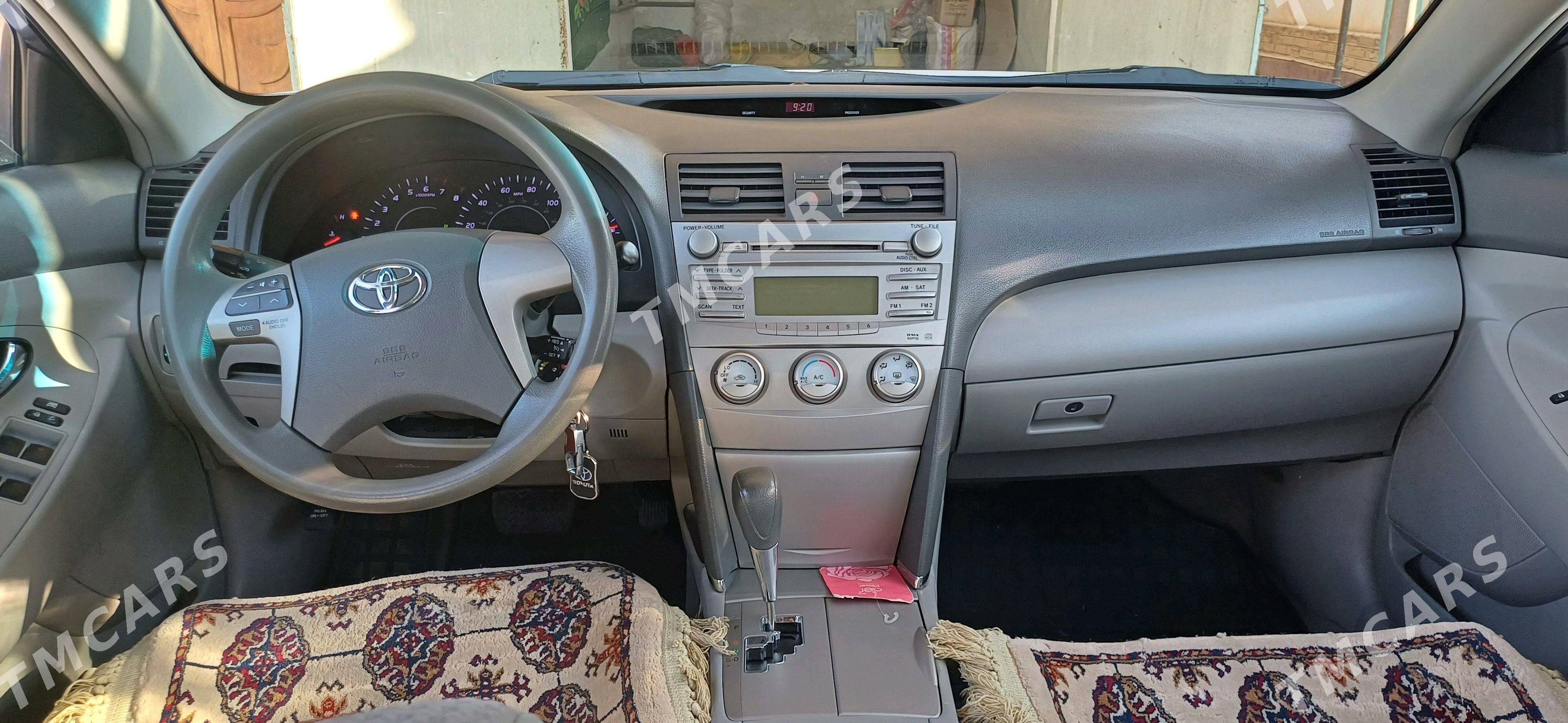 Toyota Camry 2010 - 230 000 TMT - Дашогуз - img 3