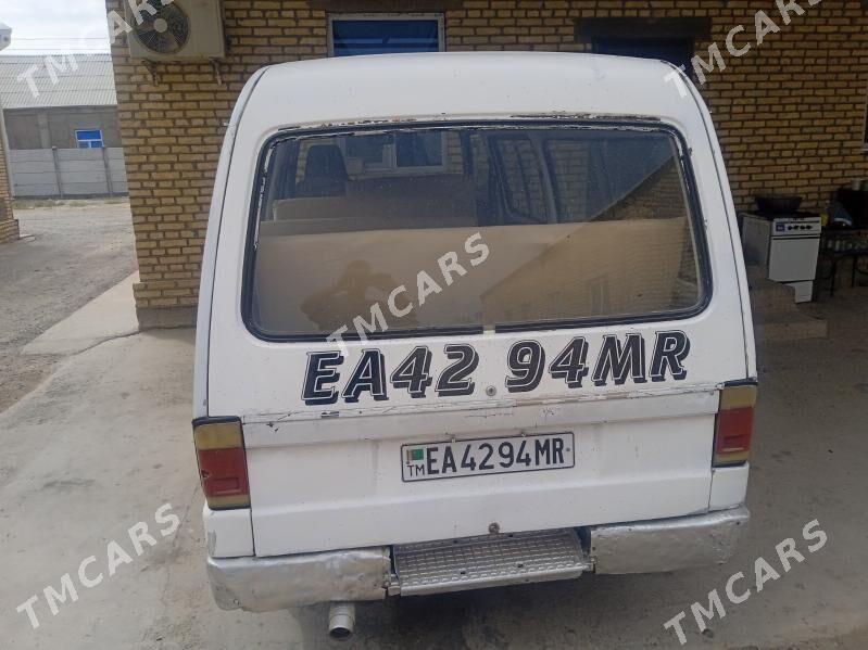Mazda B2000 1995 - 30 000 TMT - Байрамали - img 2