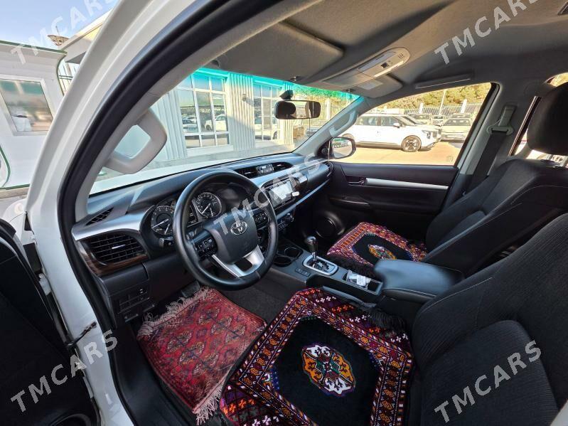 Toyota Hilux 2021 - 575 000 TMT - 11 мкр - img 8