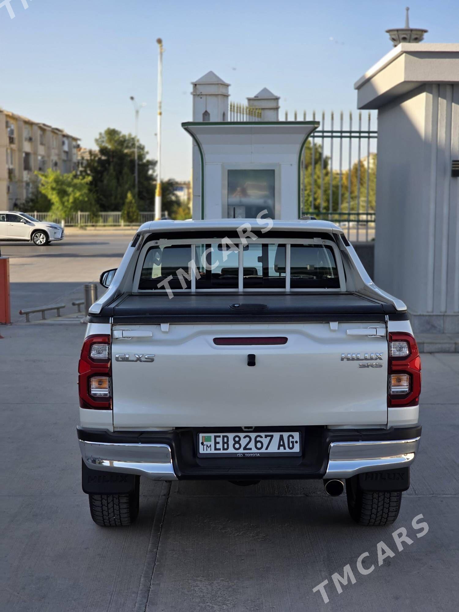 Toyota Hilux 2021 - 575 000 TMT - 11 мкр - img 3