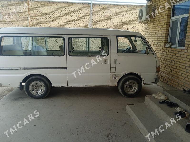 Mazda B2000 1995 - 30 000 TMT - Байрамали - img 3