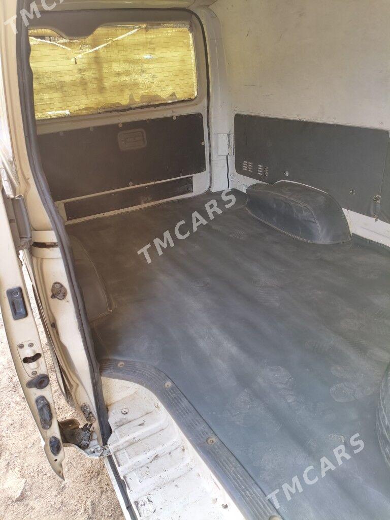 Toyota Hiace 2005 - 190 000 TMT - Дашогуз - img 3