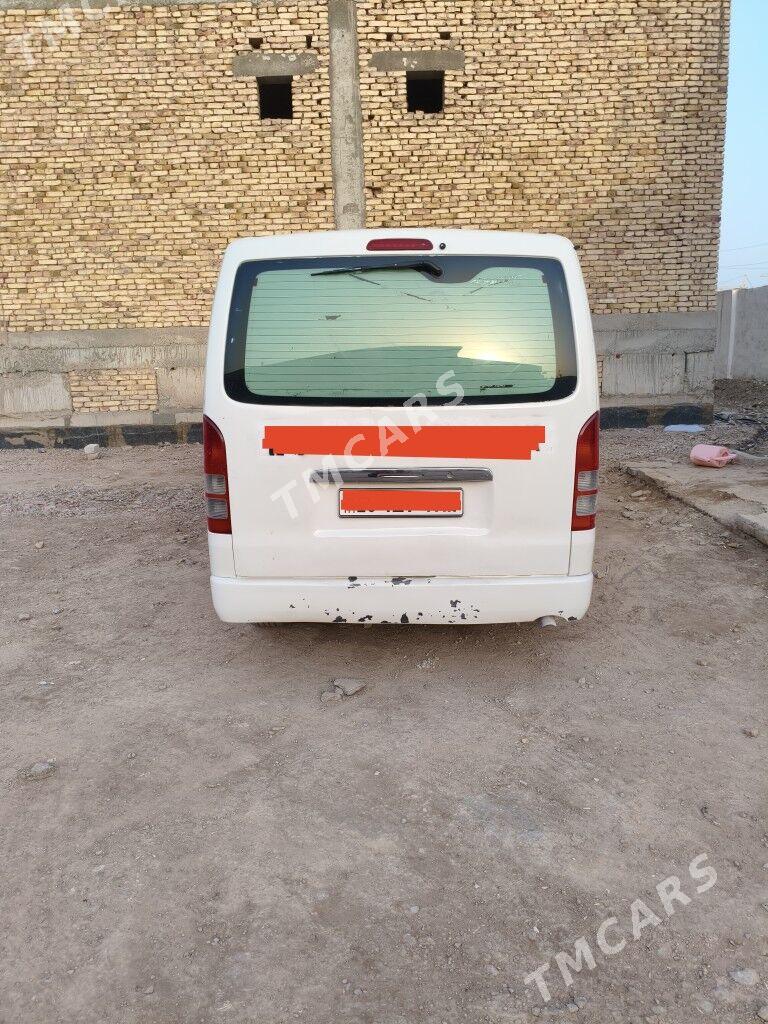 Toyota Hiace 2005 - 190 000 TMT - Дашогуз - img 4