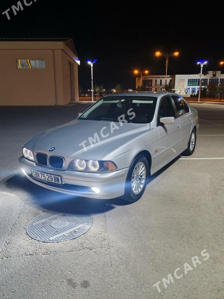 BMW E39 2001 - 140 000 TMT - Балканабат - img 1