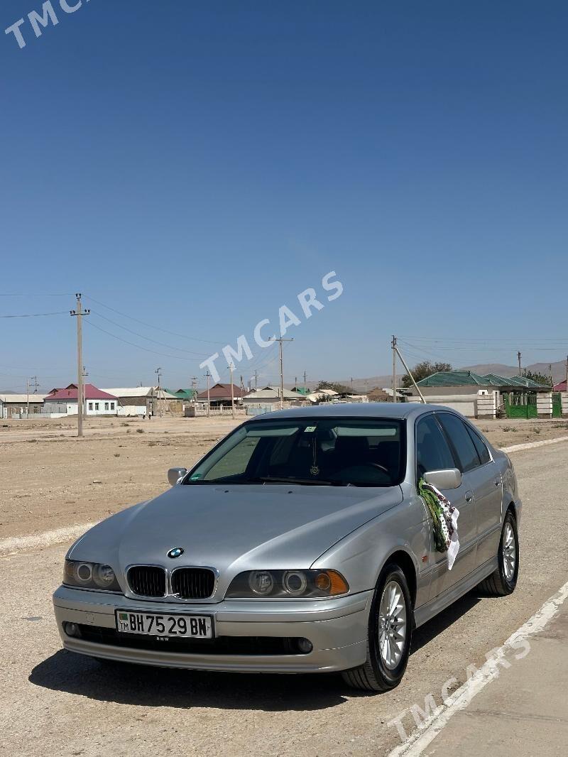 BMW E39 2001 - 140 000 TMT - Балканабат - img 4