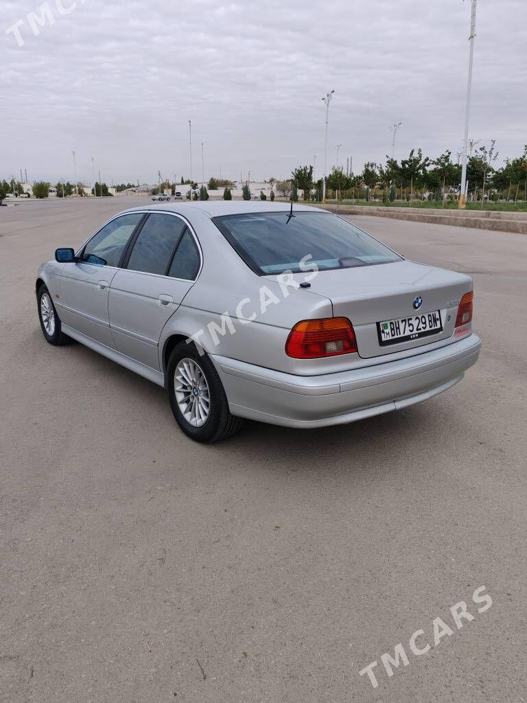 BMW E39 2001 - 140 000 TMT - Балканабат - img 5