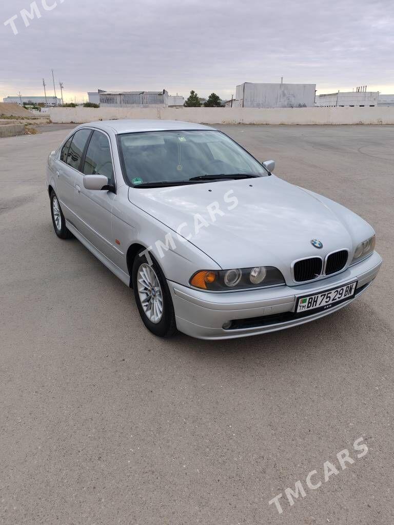 BMW E39 2001 - 140 000 TMT - Балканабат - img 7